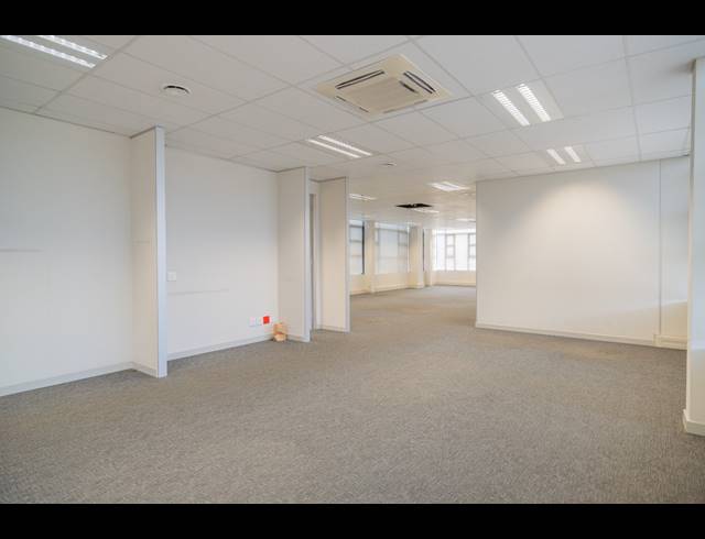 866M² OFFICE TO LET IN PARKHAVEN